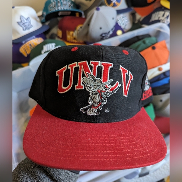 Vintage UNLV Rebels Snap Back - Picture 2 of 5